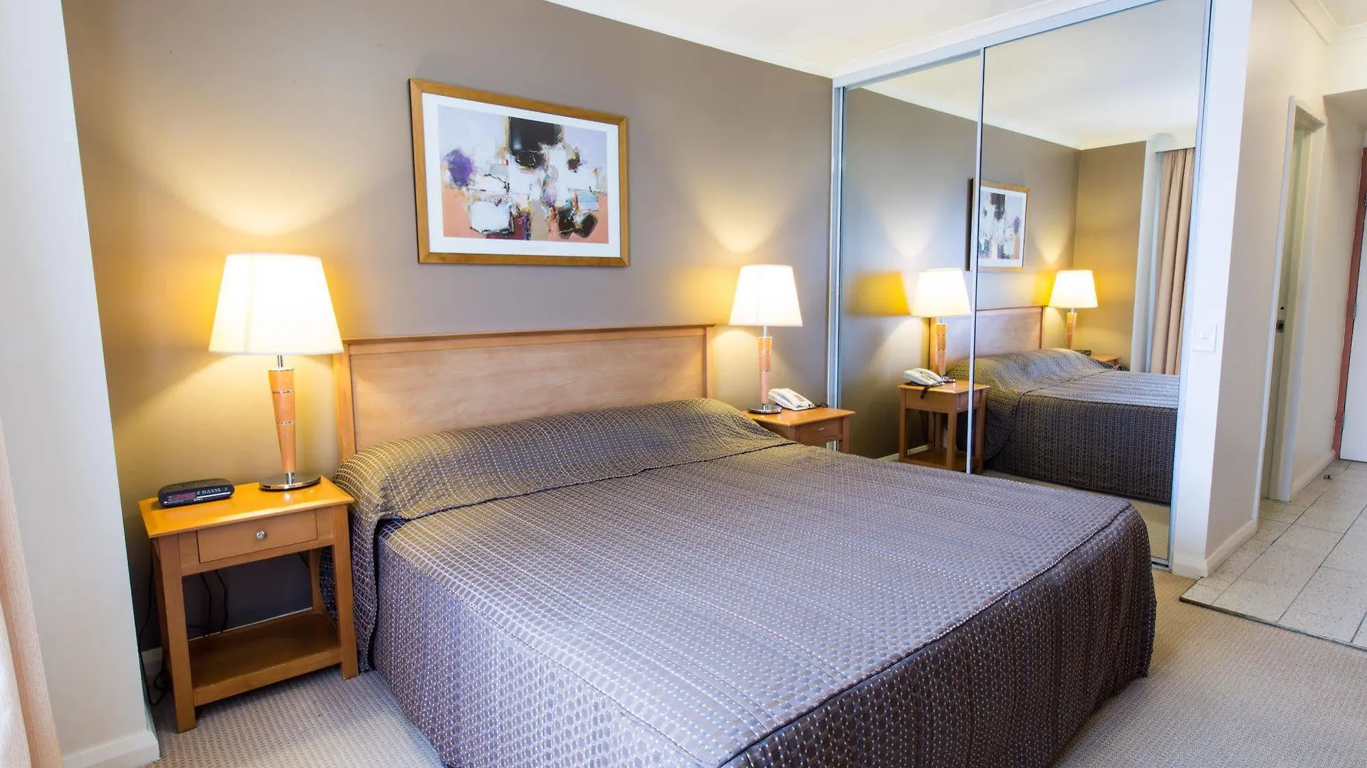 **** Aparthotel Nesuto Canberra Australien