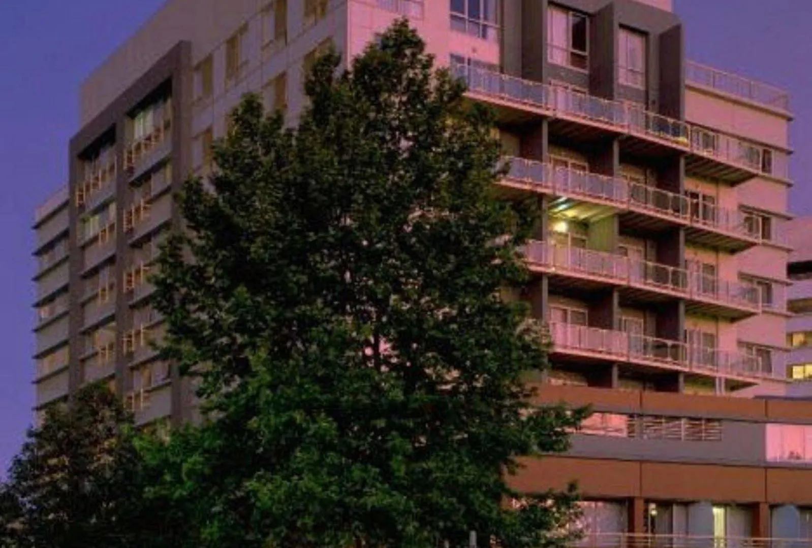 **** Aparthotel Nesuto Canberra Australien